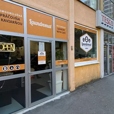 20 Minutes From Center W Coffee, Tea, Tv, And Parking Appartement Bratislava