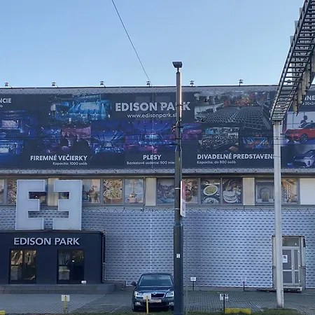 Apartament 20 Minutes From Center W Coffee, Tea, Tv, And Parking *