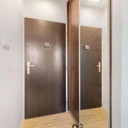 20 Minutes From Center W Coffee, Tea, Tv, And Parking Appartement