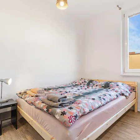 20 Minutes From Center W Coffee, Tea, Tv, And Parking Apartament *