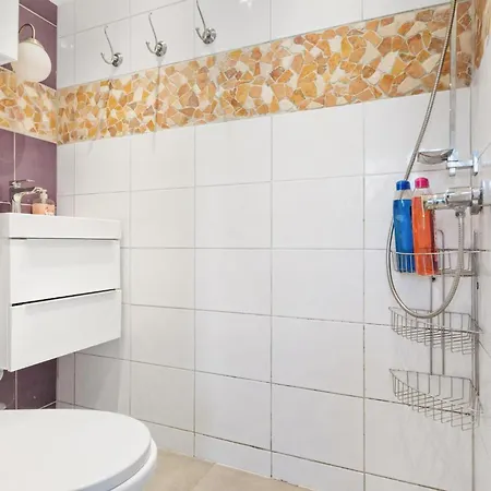 20 Minutes From Center W Coffee, Tea, Tv, And Parking Appartement Bratislava