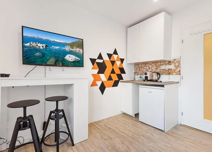 20 Minutes From Center W Coffee, Tea, Tv, And Parking Bratislava