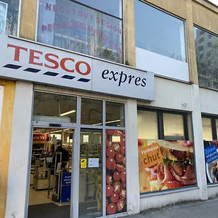 20 Minutes From Center W Coffee, Tea, Tv, And Parking